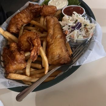 Pelicans Roost & Chowder House - Cod basket with prawns - Seafood Near Me - Chico, California Pelicans Roost & Chowder House - Cod basket with prawns - Seafood Near Me - Chico, California