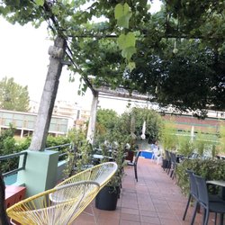 Galeria Santa Clara - View of one of several patio seating areas
