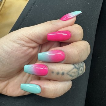 E Nails - Air brushed ombré pink and blue - Nail Salons Near Me - Las Vegas, Nevada