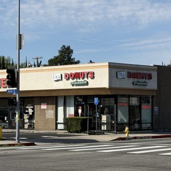 USA Donuts & Crossaints - Corner view of store - Donuts Near Me - Sherman Oaks, California USA Donuts & Crossaints - Corner view of store - Donuts Near Me - Sherman Oaks, California
