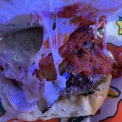 Island Pizza - Burger