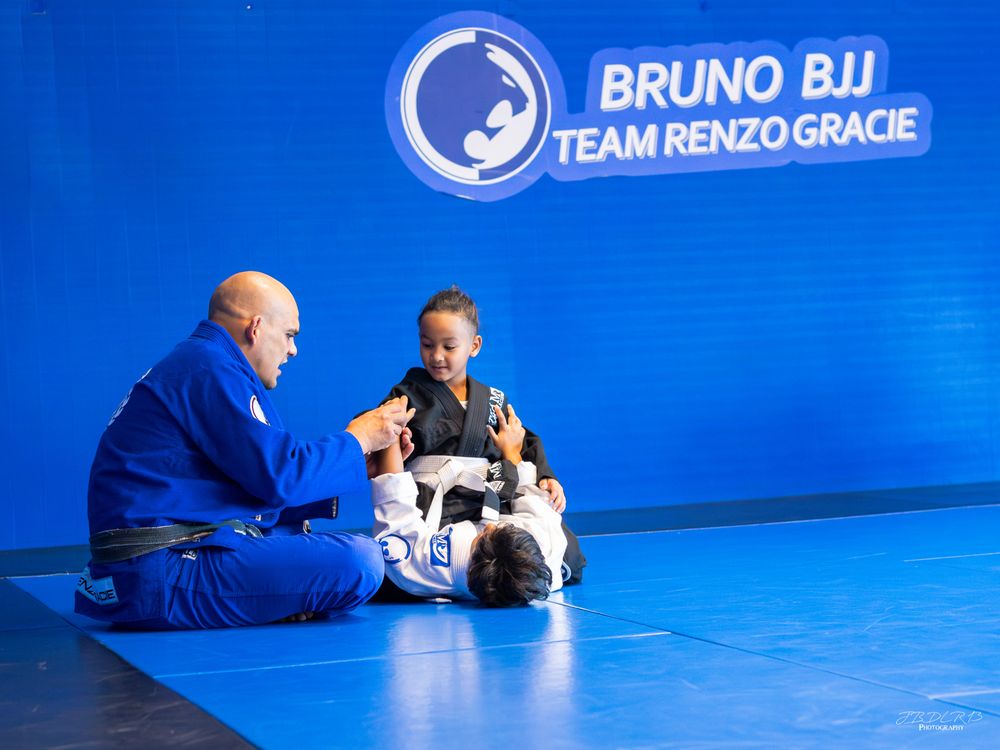 Renzo Gracie Academy Logo
