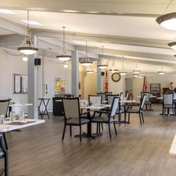Woodside Senior Living - Dining Area