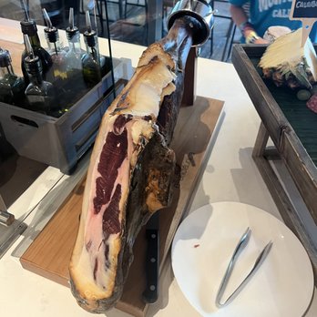 Longboard Club - Jamon - Breakfast & Brunch Near Me - Honolulu, Hawaii