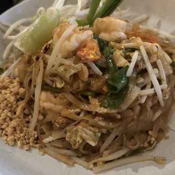 Mitr Thai - Pad Thai with shrimp - Thai Near Me - New York, New York