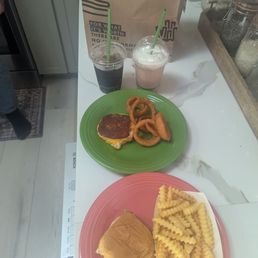 All of this for $38.65 lmao. I even got a small drink. A large would have put it up to $40, at least. All of this for $38.65 lmao. I even got a small drink. A large would have put it up to $40, at least.