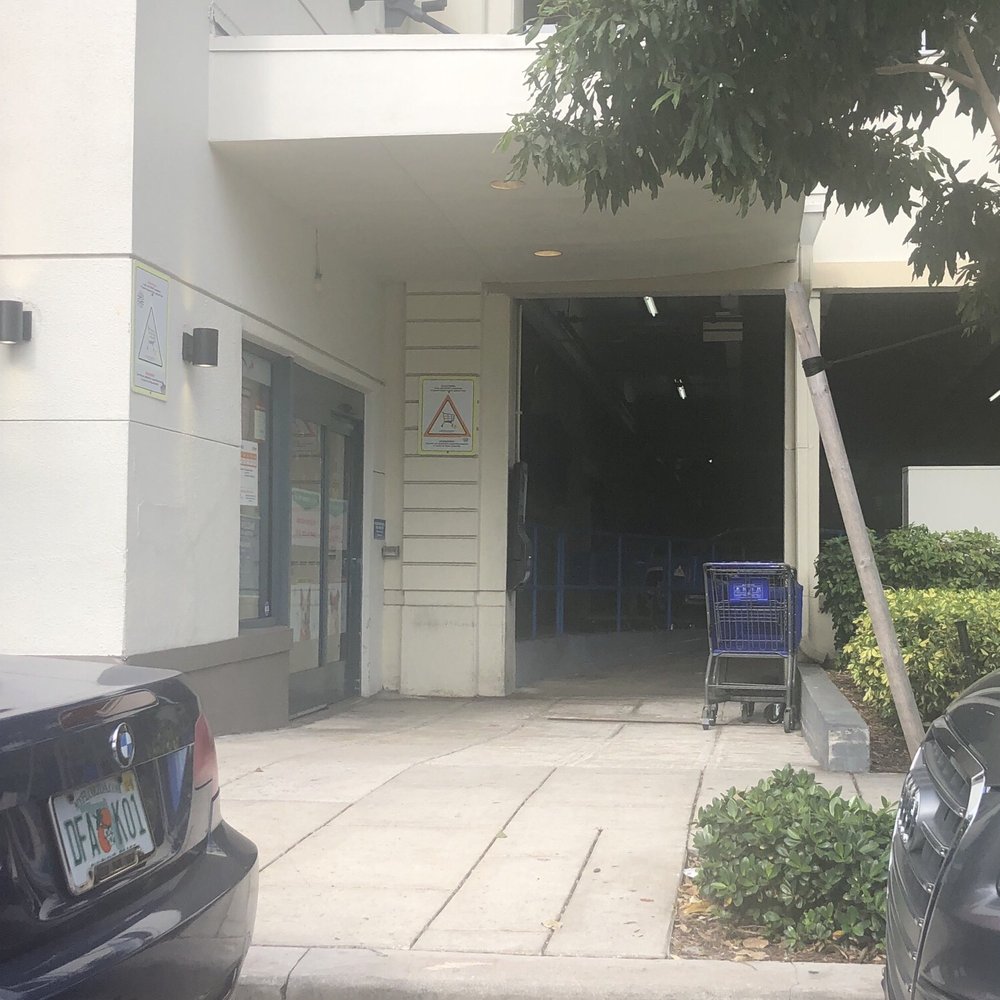 PetSmart - Entrance is the other side - Pet Training Near Me - Miami, Florida