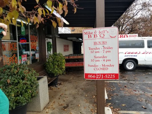 Mike and Jeff's BBQ Restaurant & Catering by null