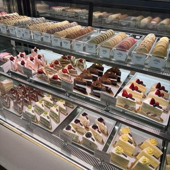 Tous Les Jours Bakery and Cafe - Bakeries Near Me - Tysons, Virginia