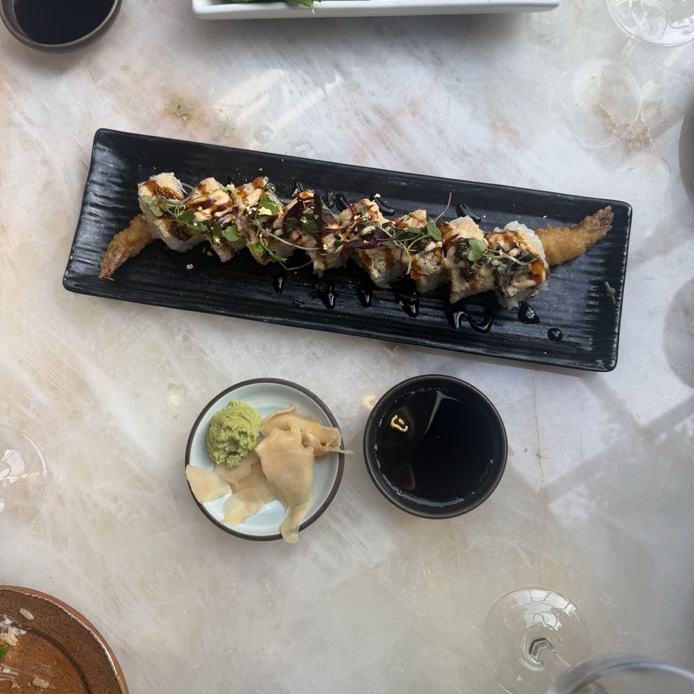 Wabi on Rose - Moonlight Rain Roll - Sushi Bars Near Me - Venice, California Wabi on Rose - Moonlight Rain Roll - Sushi Bars Near Me - Venice, California