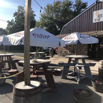 Treehive - Wine Tasting Room Near Me - Brocton, Illinois