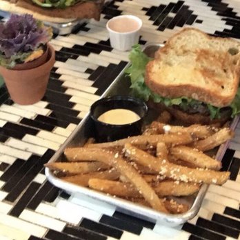 Lola's Street Kitchen - Gluten free blue moon burger and lamb gyro - Food Trucks Near Me - Midway, Utah