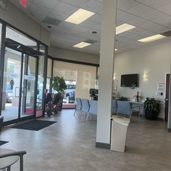 HOUSTON METHODIST EMERGENCY CARE CENTER AT VOSS - Main entrance
