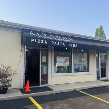 Alfanos Pizza Eatery - Outside at the back of a parking lot. - Pizza Near Me - Hampshire, Illinois Alfanos Pizza Eatery - Outside at the back of a parking lot. - Pizza Near Me - Hampshire, Illinois