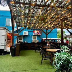 Hi/Fi Tex-Mex BBQ - Back yard