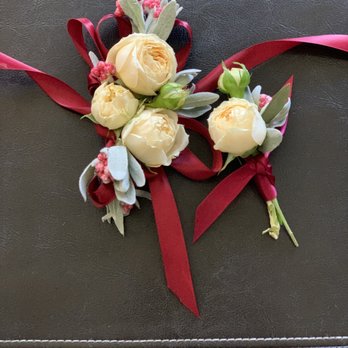 Flowers On Vine - Corsages - Floral Designers Near Me Flowers On Vine - Corsages - Floral Designers Near Me