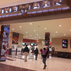 Cinemark Plaza Tobalaba - Entrada Cinemark Plaza Tobalaba, lugar amplio y tranquilo para ir en familia.