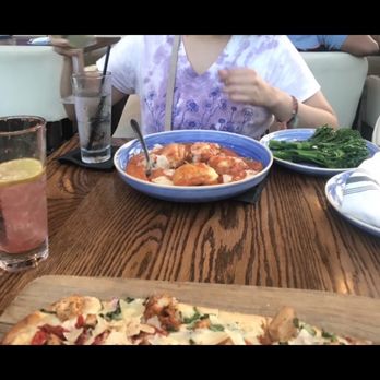 Stirr - Garlic chicken Alfredo flatbread, waterfall watermelon cocktail, tortelinni, broccolini - New American Near Me - Dallas, Texas Stirr - Garlic chicken Alfredo flatbread, waterfall watermelon cocktail, tortelinni, broccolini - New American Near Me - Dallas, Texas