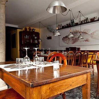 L'Anice Stellato - interior from front - Italian Near Me - Venezia, VE L'Anice Stellato - interior from front - Italian Near Me - Venezia, VE