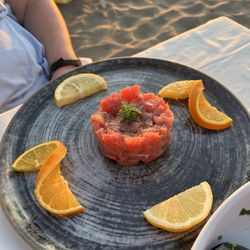 Mastino Ristorante - Tuna tartar with hints of citrus