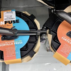 Cast iron tortilla press