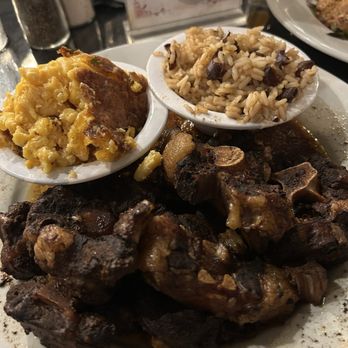 Jordyn's Soul Cafe - OXTAILS  Rice and beans BAKE MAC & CHEESE - Comfort Food Near Me - Houston, Texas