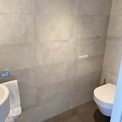 Oberlaa - The extra half bath!