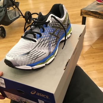 Deck N Shoes - Third running shoe I've purchased here and have been very pleased with them! - Shoe Stores Near Me - Garden Grove, California