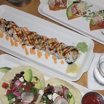 Earls Kitchen + Bar - Tuna tostadas, dragon roll and pork tacos - New American Near Me - Miami, Florida