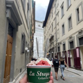 La Strega Nocciola - Gelato - Ice Cream & Frozen Yogurt Near Me - Florence, FI