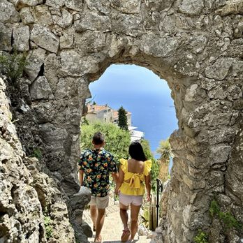 Èze - Local Flavor Near Me