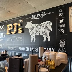 PJ's Smoke & Grill - Decor