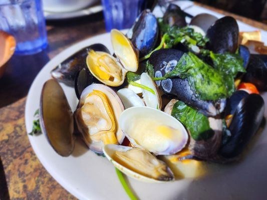 The Athenian Seafood Restaurant And Bar by null