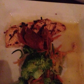 Snug Harbour - Grilled salmon with sautéed vegetables - Seafood Near Me - Mississauga, Ontario Snug Harbour - Grilled salmon with sautéed vegetables - Seafood Near Me - Mississauga, Ontario