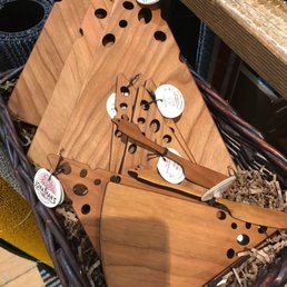 Wood handcuffed cheese plates Wood handcuffed cheese plates