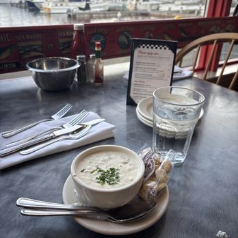 Chinook's - Anthony's clam chowder - Seafood Near Me - Seattle, Washington