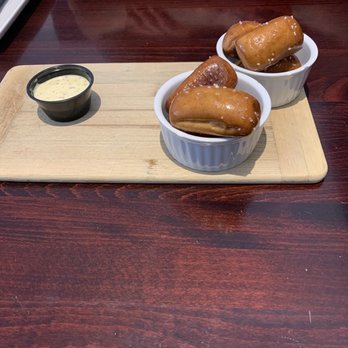 Medicine Hat Lodge - Pretzel bites instead of bread before the meal was a fun idea. - Hotels Near Me - Medicine Hat, Alberta