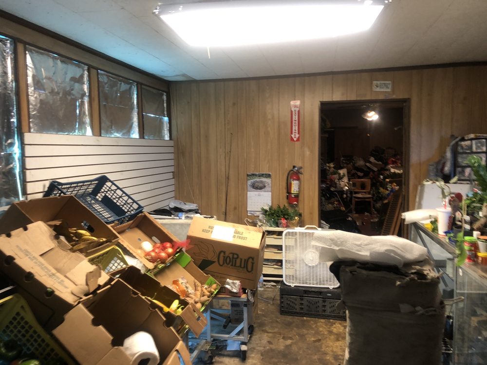 Rhonda's Produce & Thrift Shoppe Image