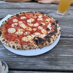 Big Tent Pizza - Regular cheese pizza