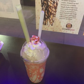 Cookie Spin - Red Velvet Bake Shake - Desserts Near Me - Chicago, Illinois