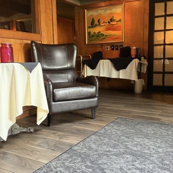 Carver's Steak & Chops - Inside waiting area - Steakhouses Near Me - San Diego, California