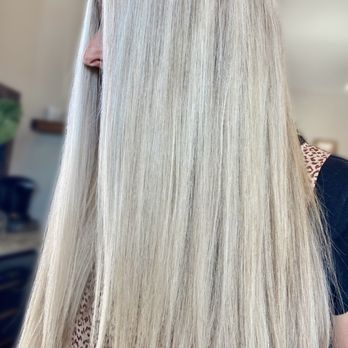 Luxe + Mane Salon - Stylist: Taya - full highlight & cut - Hair Salons Near Me - West Palm Beach, Florida Luxe + Mane Salon - Stylist: Taya - full highlight & cut - Hair Salons Near Me - West Palm Beach, Florida