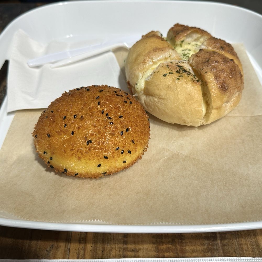 Tous Les Jours - Garlic Cream Cheese Bread & curry bread both delicious! - Bakeries Near Me - Seattle, Washington Tous Les Jours - Garlic Cream Cheese Bread & curry bread both delicious! - Bakeries Near Me - Seattle, Washington
