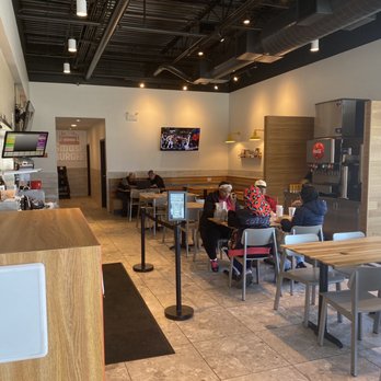 Smashburger - Dining area - Burgers Near Me - Chicago, Illinois Smashburger - Dining area - Burgers Near Me - Chicago, Illinois
