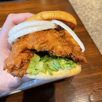 Shake Shack Florida Mall - Chicken Shack with added onion and tomato ($7.99 with the extras being free) - Fast Food Near Me - Orlando, Florida Shake Shack Florida Mall - Chicken Shack with added onion and tomato ($7.99 with the extras being free) - Fast Food Near Me - Orlando, Florida
