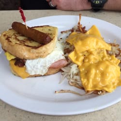 Truck Stops of America - Breakfast club sandwich