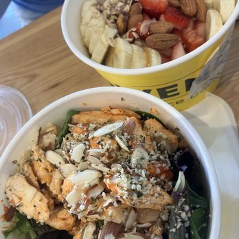 Qwench Juice Bar - Acai Bowls Near Me - Clovis, California