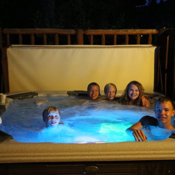The Bivvi - The children enjoying the hot tub on the deck. - Hotels Near Me - Breckenridge, Colorado The Bivvi - The children enjoying the hot tub on the deck. - Hotels Near Me - Breckenridge, Colorado
