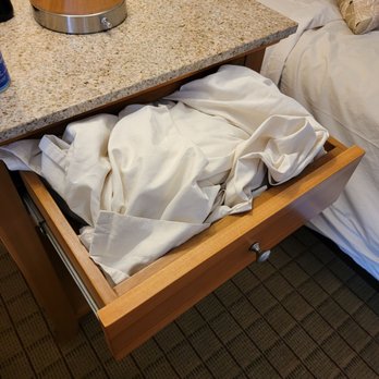 Desert Vacation Villas - A dirty set if sheets was stuffed in the bedside table. - Hotels Near Me - Palm Springs, California Desert Vacation Villas - A dirty set if sheets was stuffed in the bedside table. - Hotels Near Me - Palm Springs, California