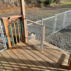 Foley construction - Deck enclosure with 2 gates